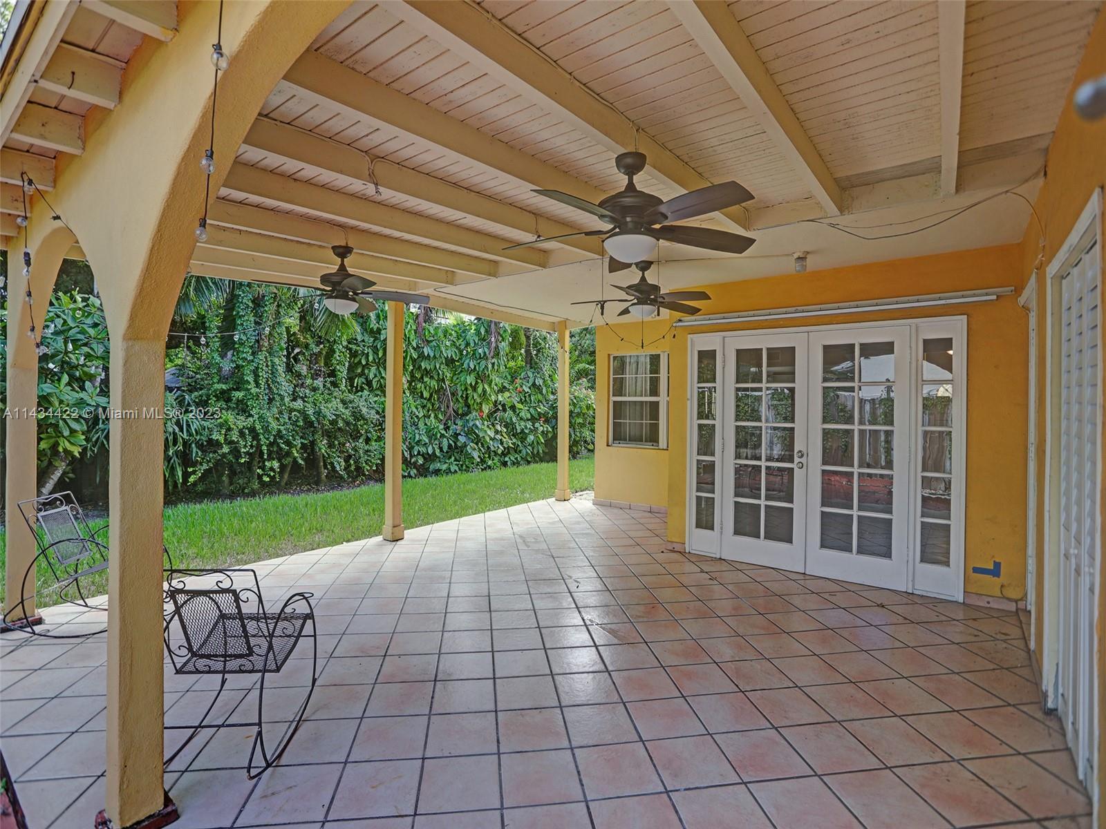 TWIN HOMES VILLAGE I COND - Residential Lease