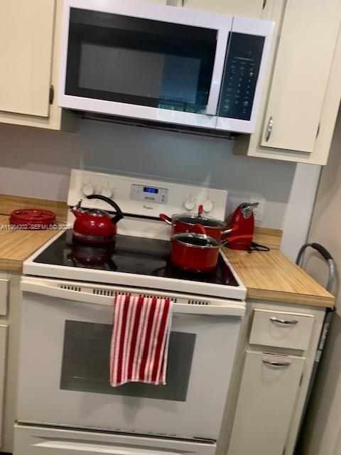 INVERWOOD CONDO - Residential