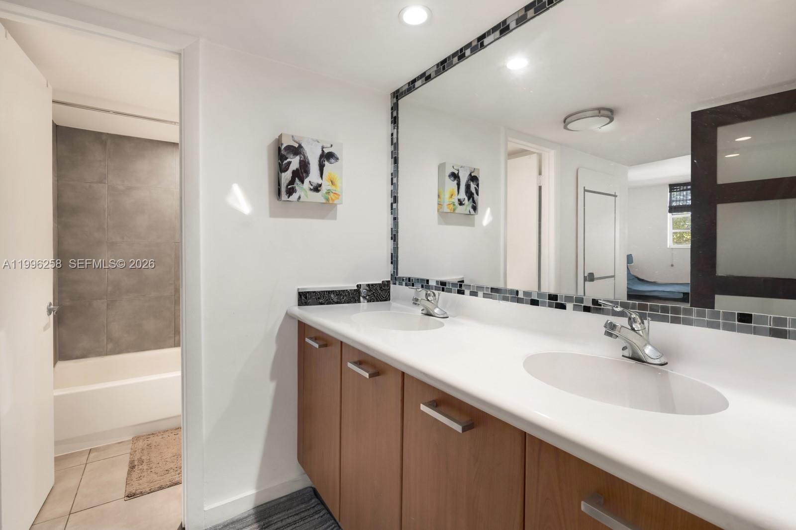 NIRVANA CONDO NO ONE COND - Residential