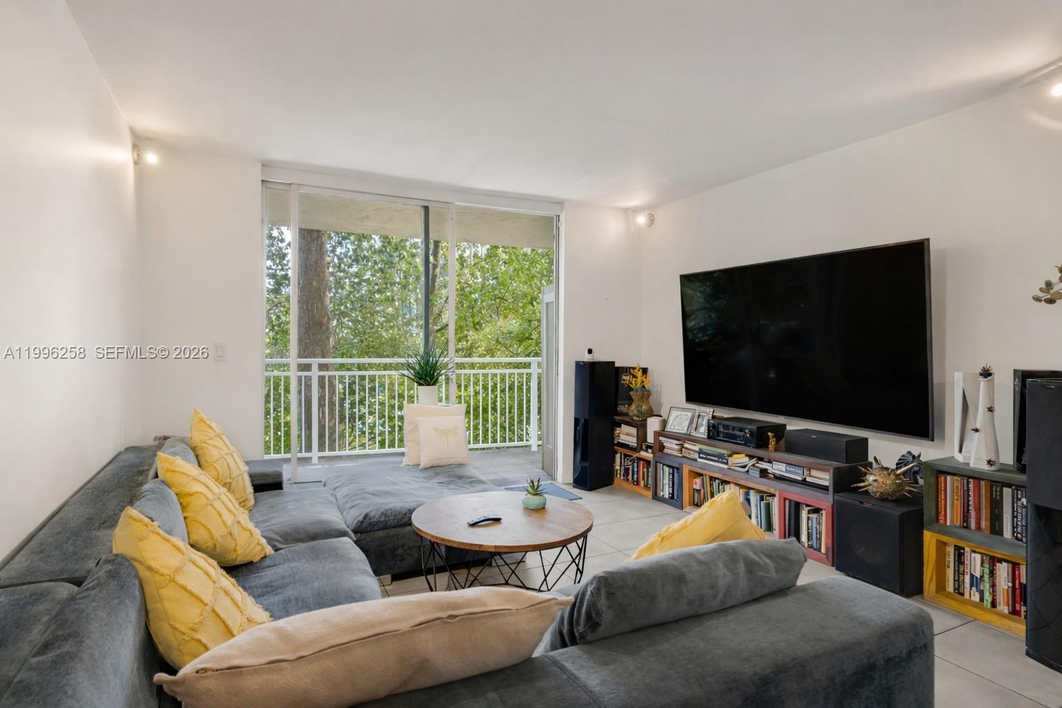 NIRVANA CONDO NO ONE COND - Residential