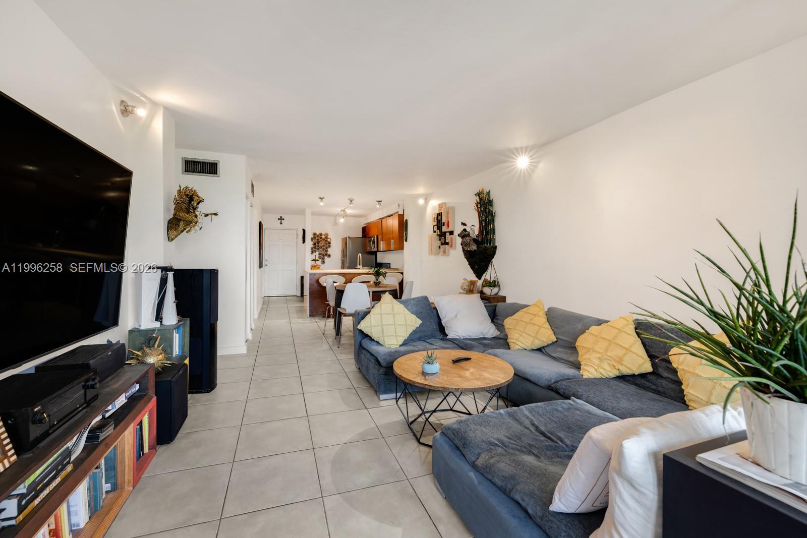 NIRVANA CONDO NO ONE COND - Residential