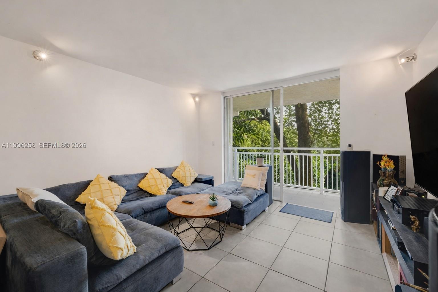 NIRVANA CONDO NO ONE COND - Residential