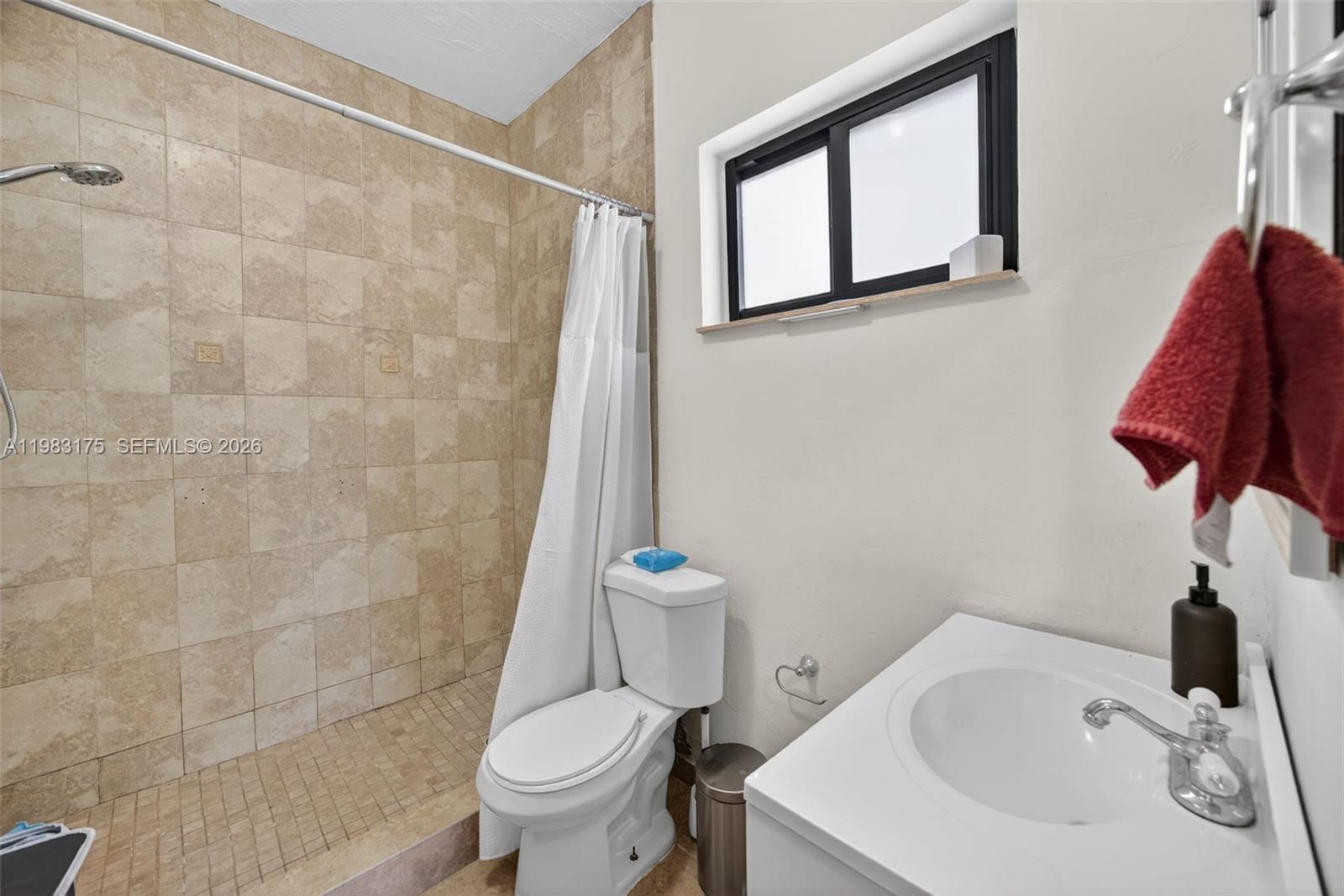 CORAL PINES - Residential