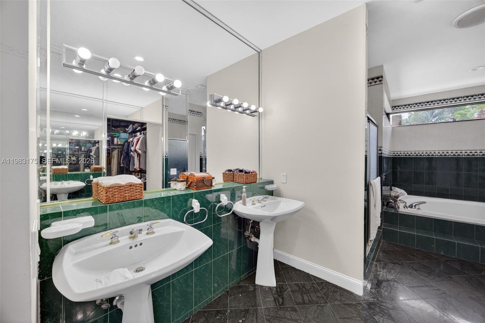 CORAL PINES - Residential