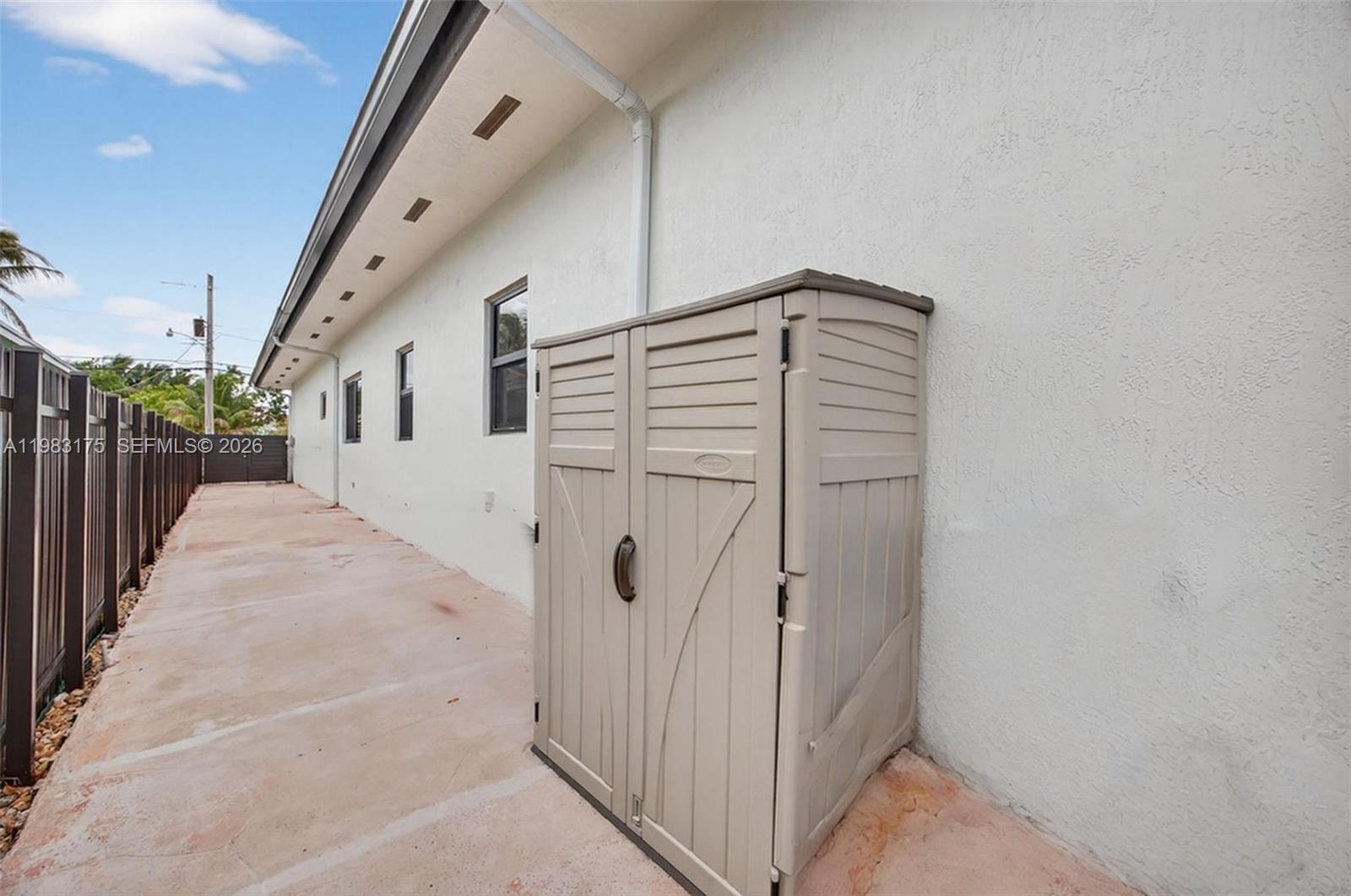 CORAL PINES - Residential