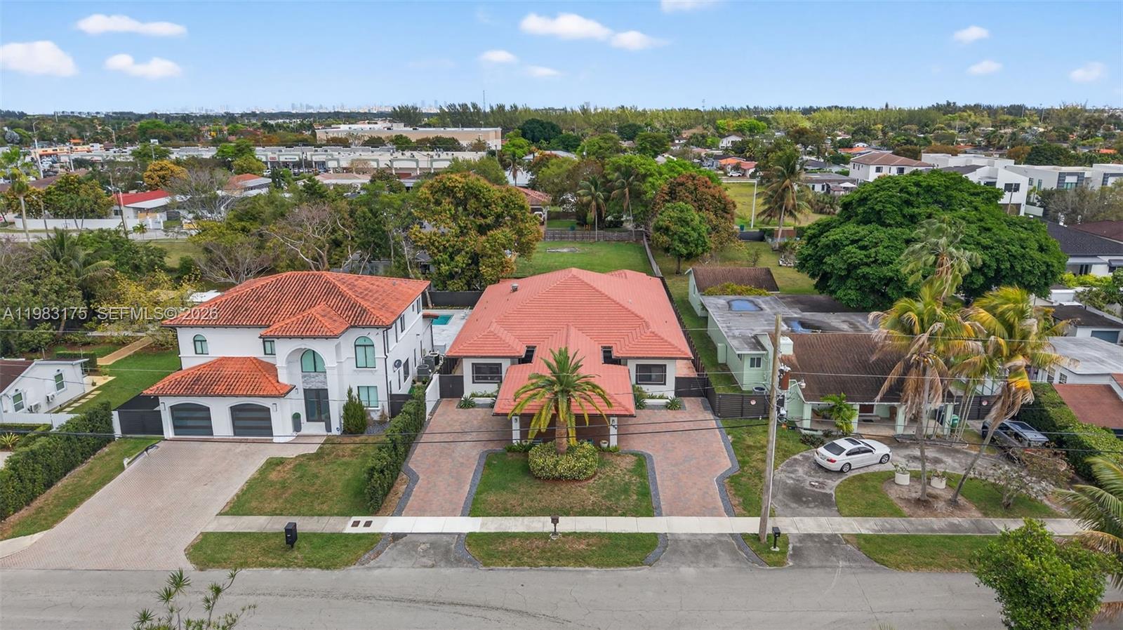 CORAL PINES - Residential