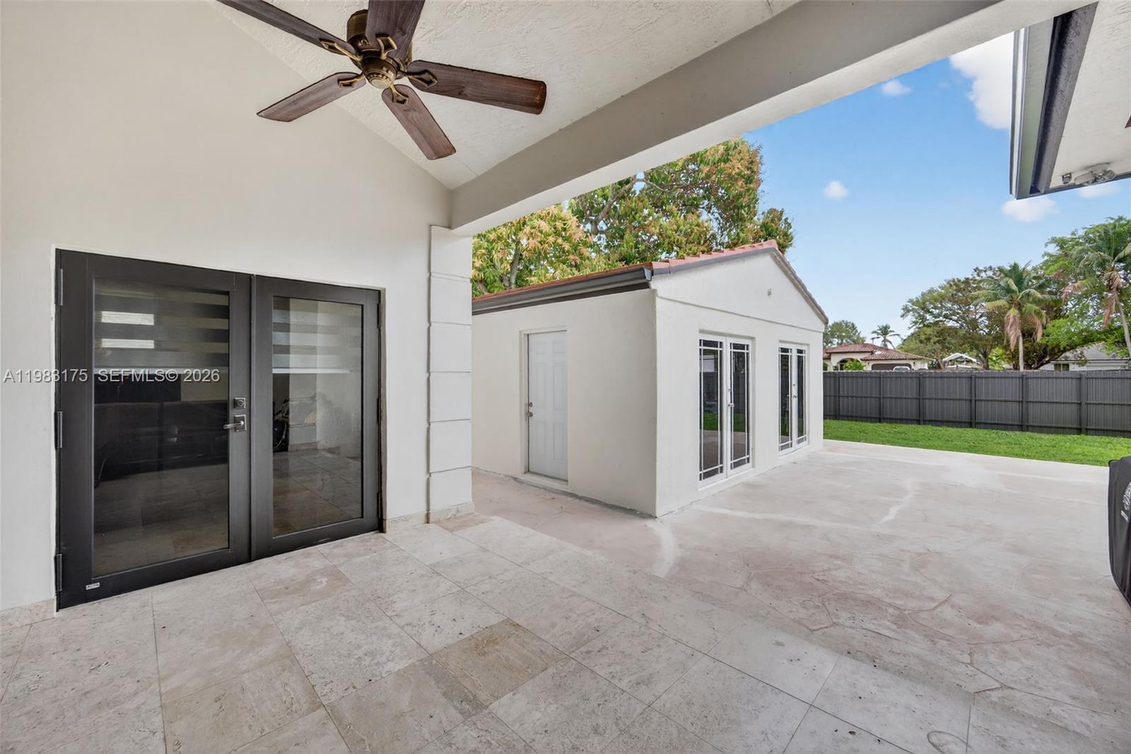 CORAL PINES - Residential