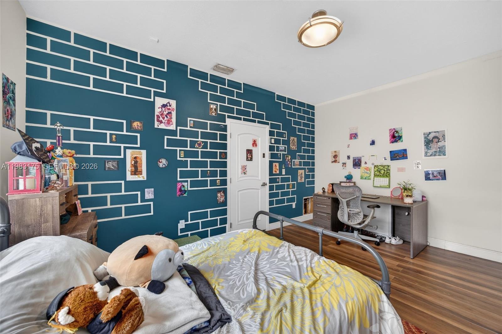 CORAL PINES - Residential