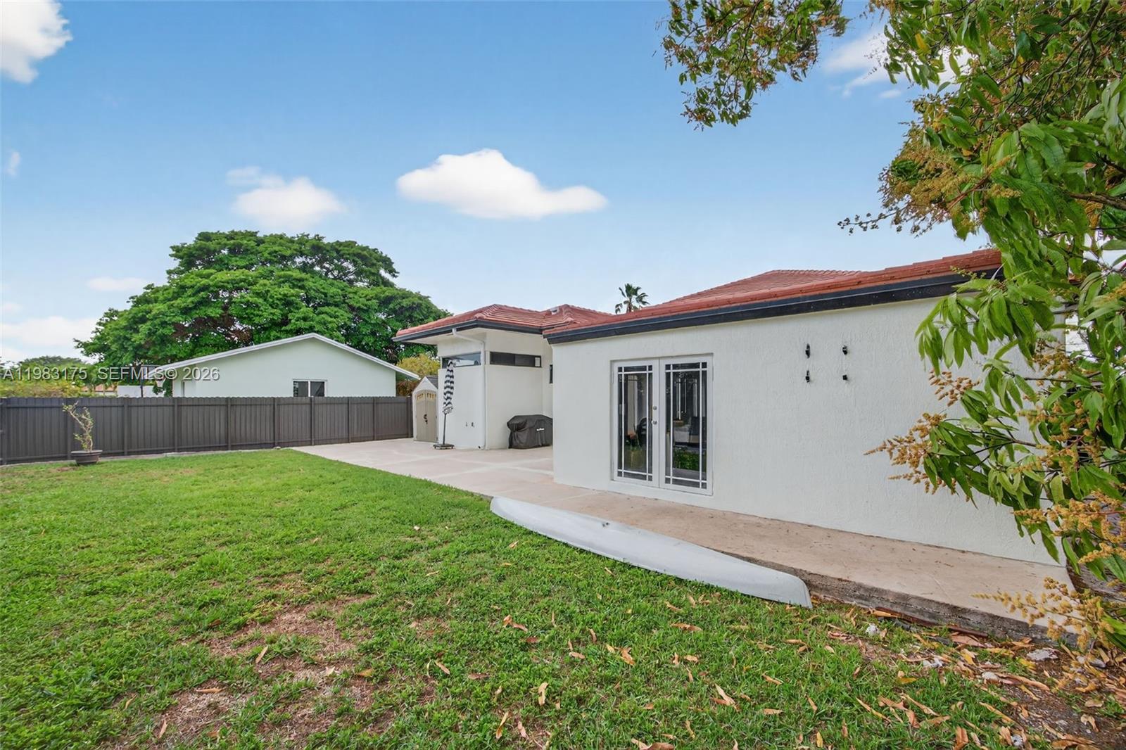 CORAL PINES - Residential