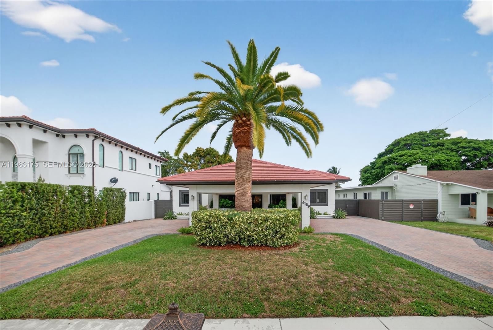 CORAL PINES - Residential