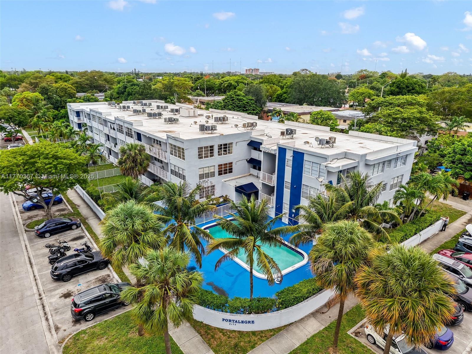 2175 Ne 170th St 205, North Miami Beach, Miami-Dade County, Florida - 1 Bedrooms  
2 Bathrooms - 