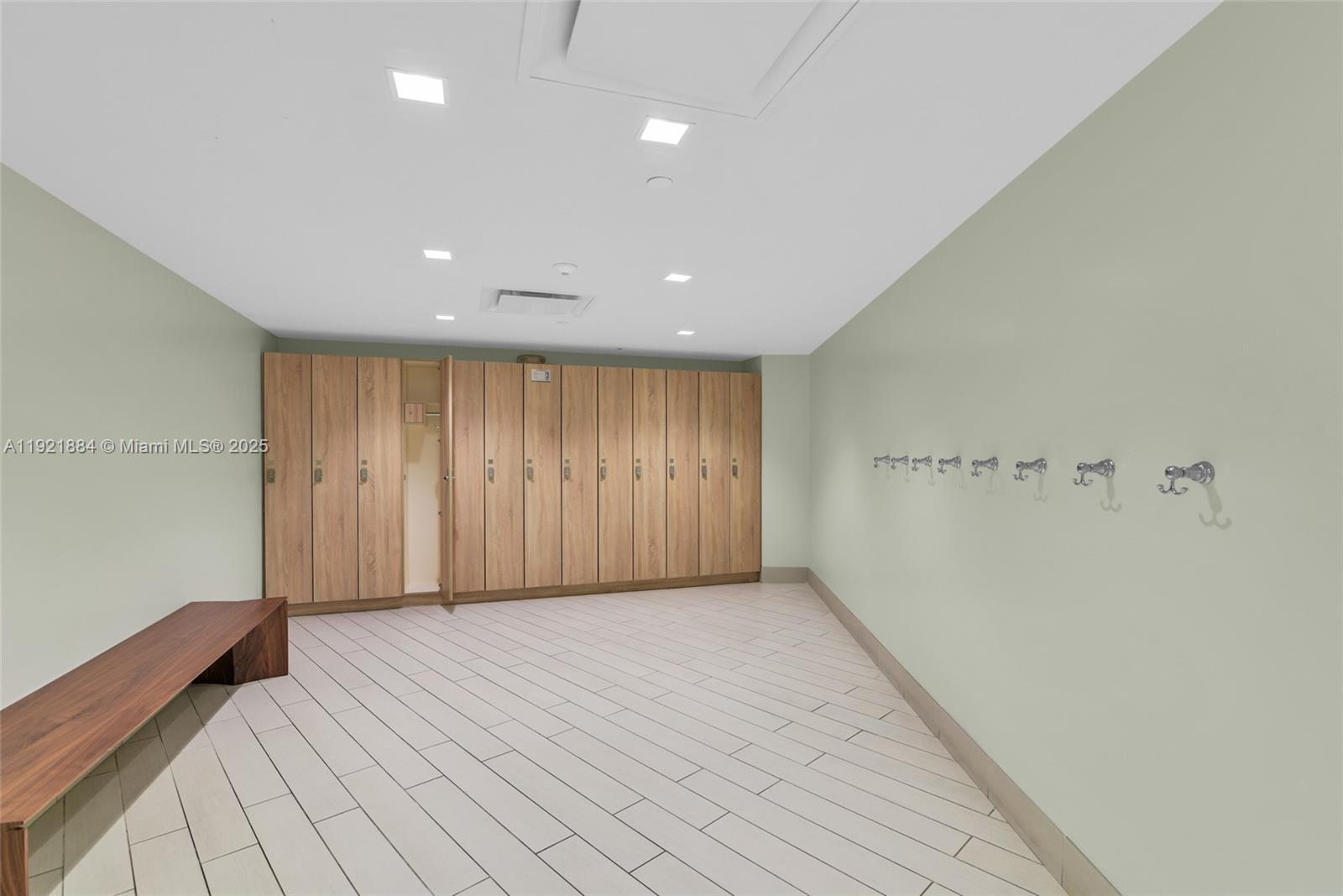 OLYMPUS CONDO PHASE - Residential