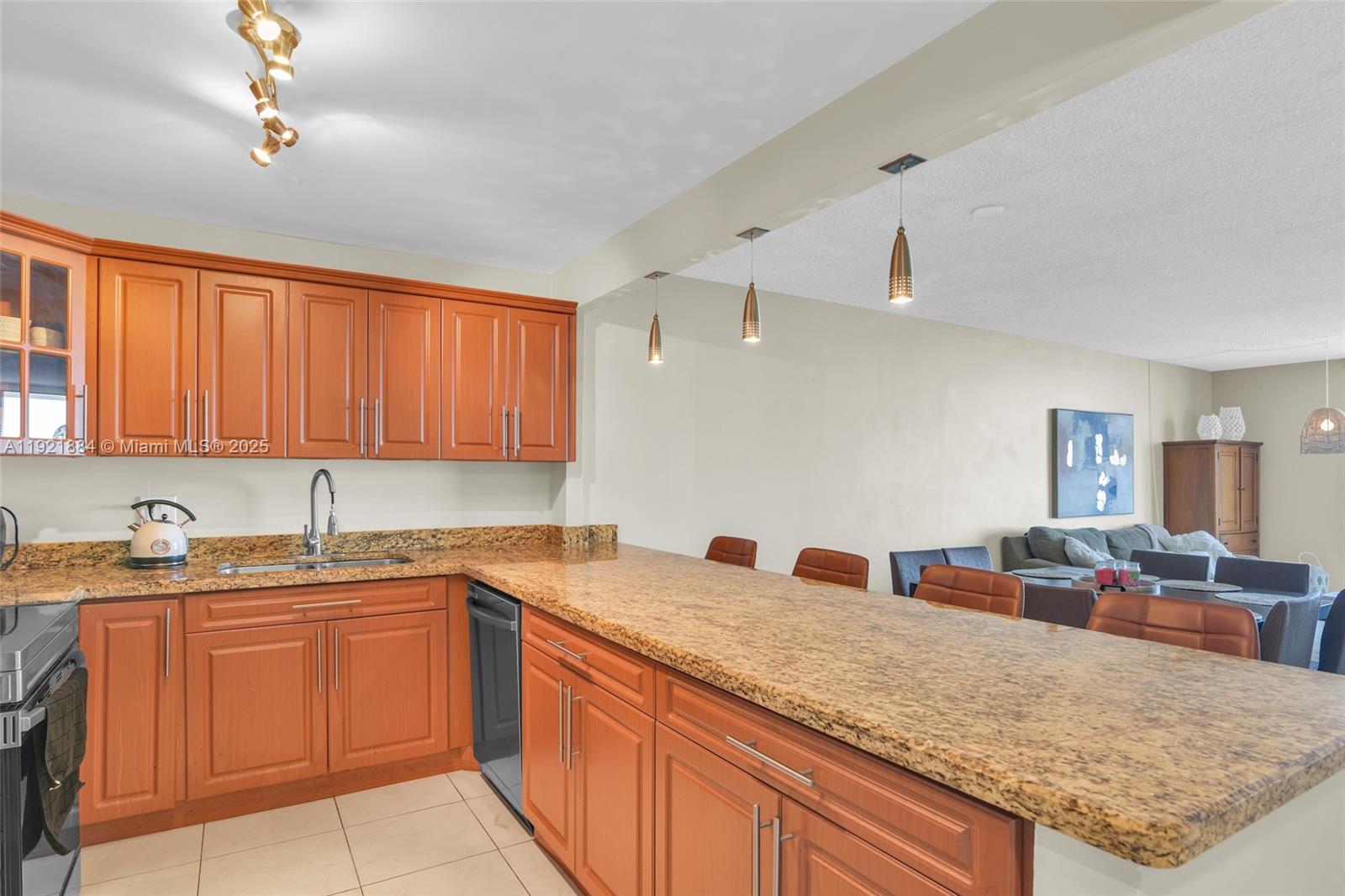 OLYMPUS CONDO PHASE - Residential