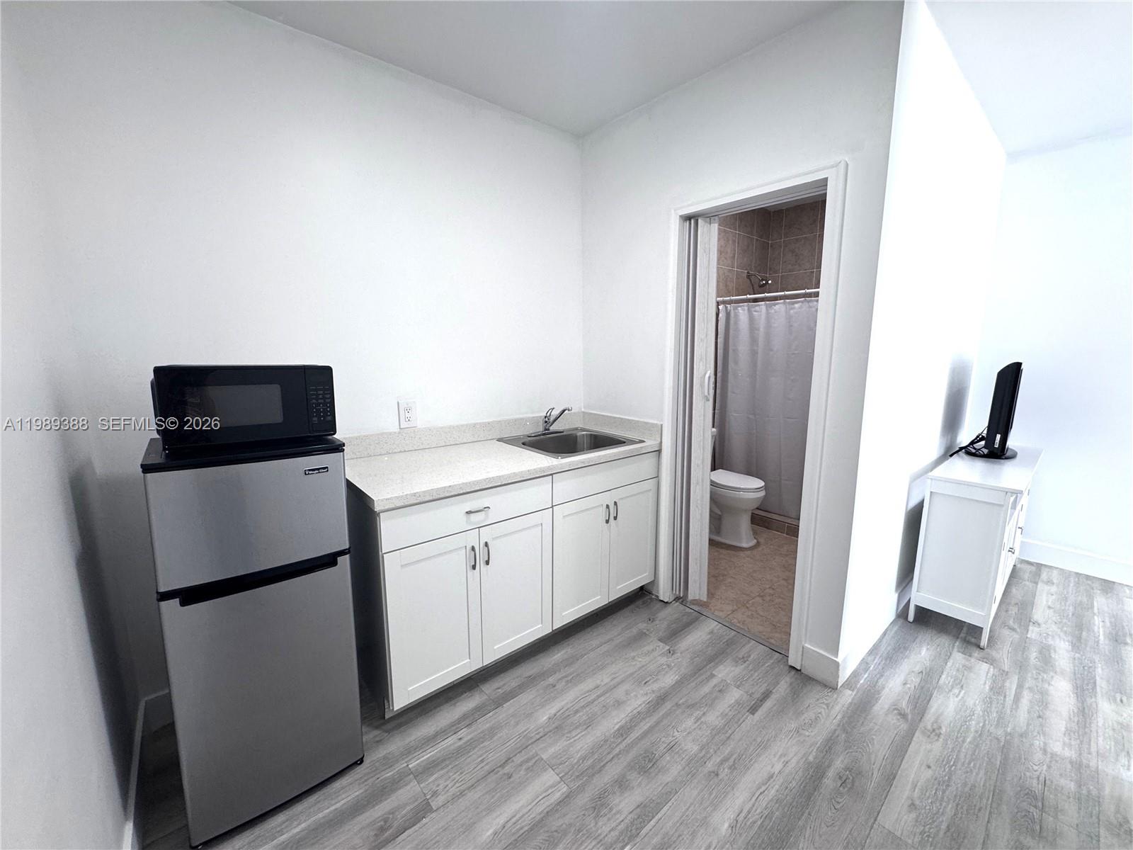 LIMEWOOD GROVE - Residential Lease