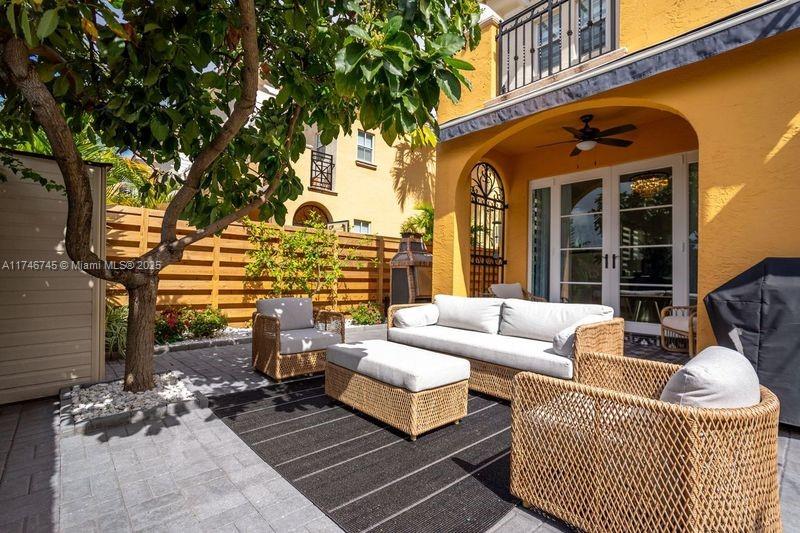 AVENTURA BAY TOWNHOMES CO - Residential
