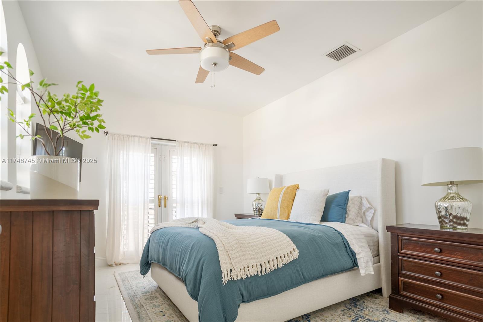 AVENTURA BAY TOWNHOMES CO - Residential