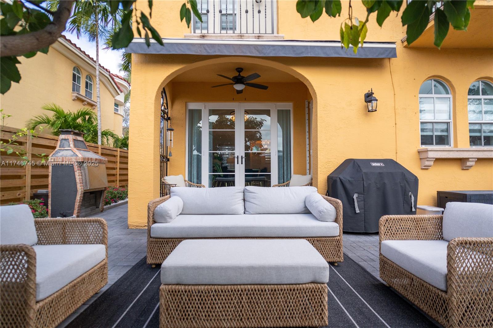 AVENTURA BAY TOWNHOMES CO - Residential