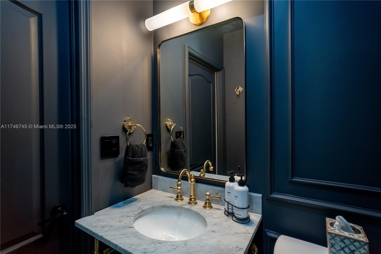 AVENTURA BAY TOWNHOMES CO - Residential