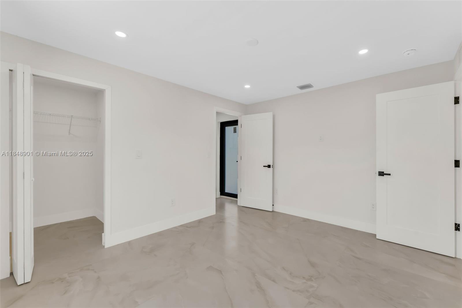 PALM SPRINGS LAKES 4TH AD - Residential