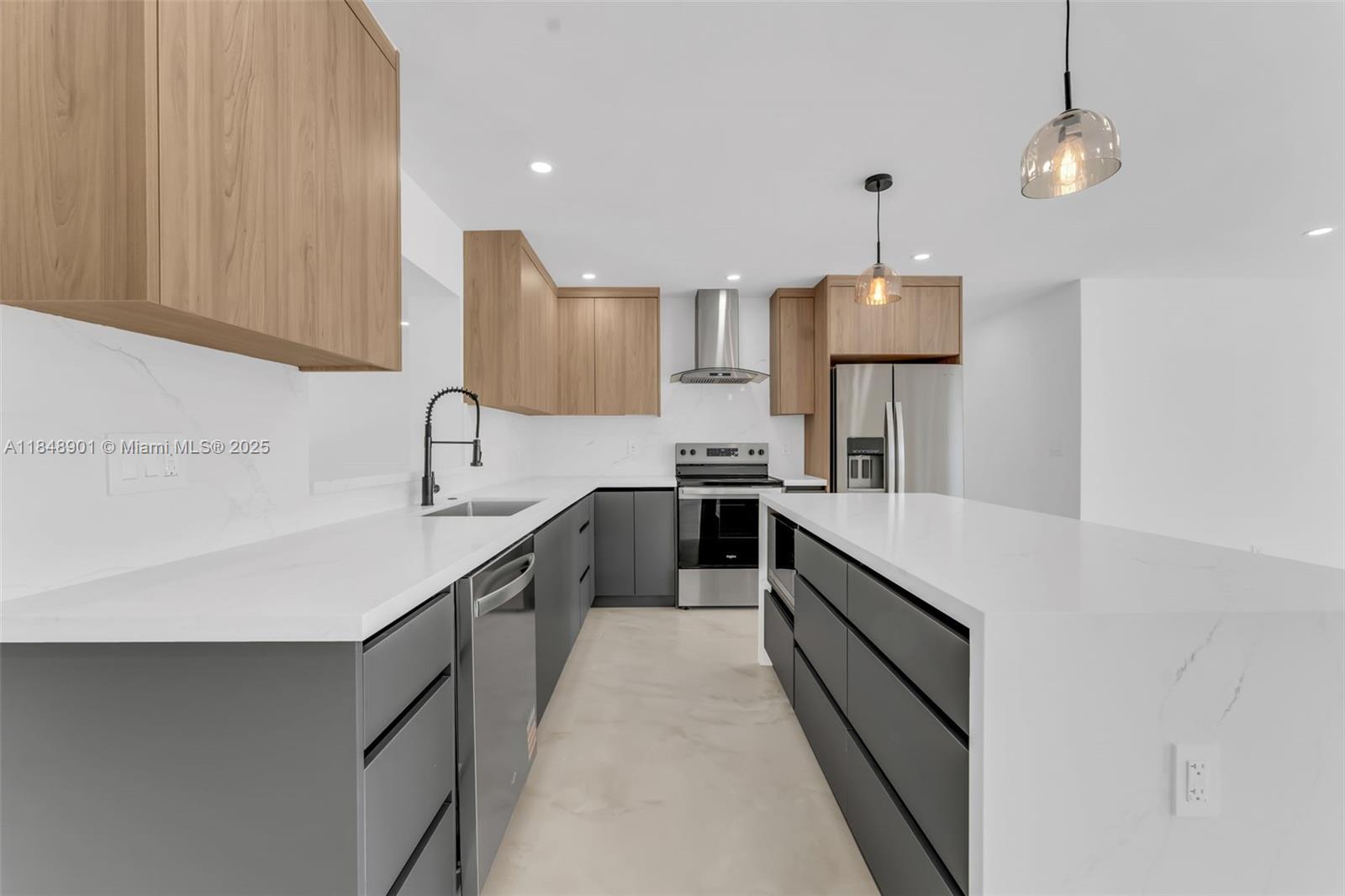 7993 W 18th Ln, Hialeah, FL, 33014/$920,000 2 7993 W 18th Ln