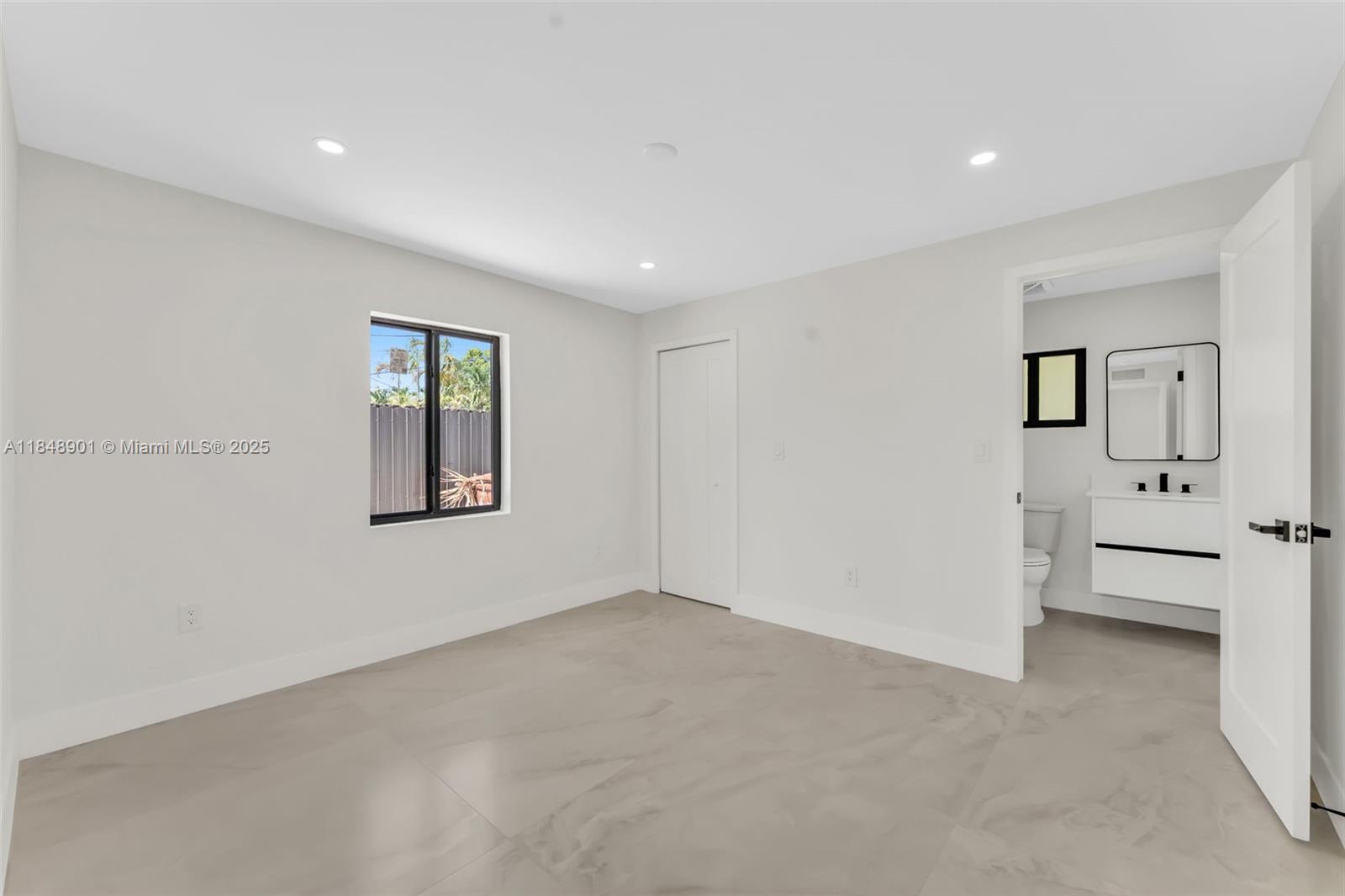 PALM SPRINGS LAKES 4TH AD - Residential