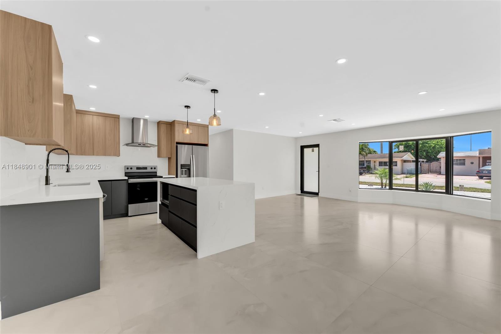 PALM SPRINGS LAKES 4TH AD - Residential