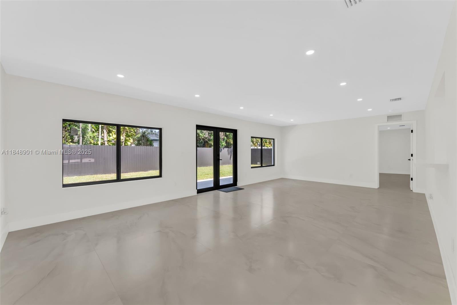 PALM SPRINGS LAKES 4TH AD - Residential