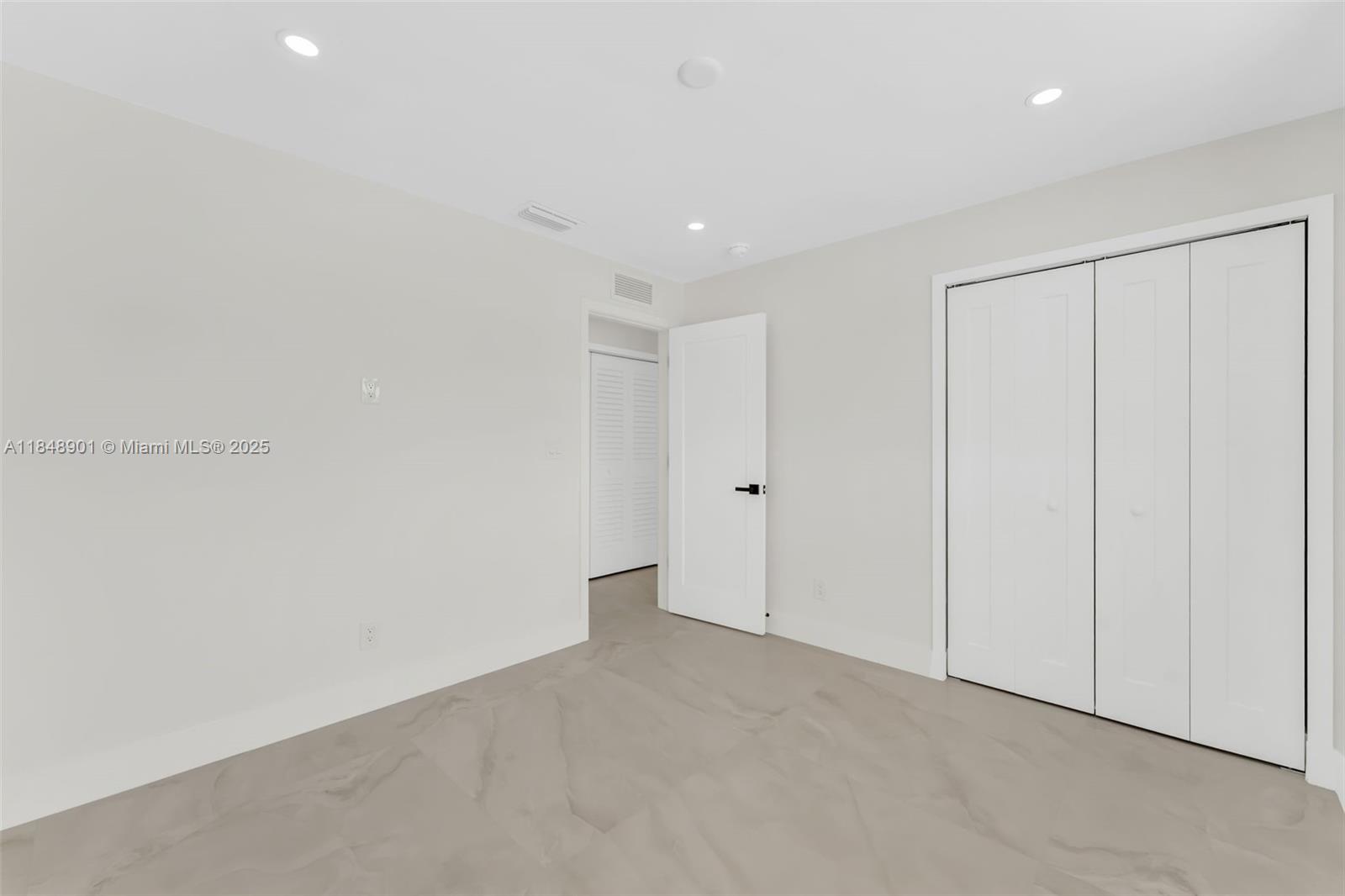 PALM SPRINGS LAKES 4TH AD - Residential