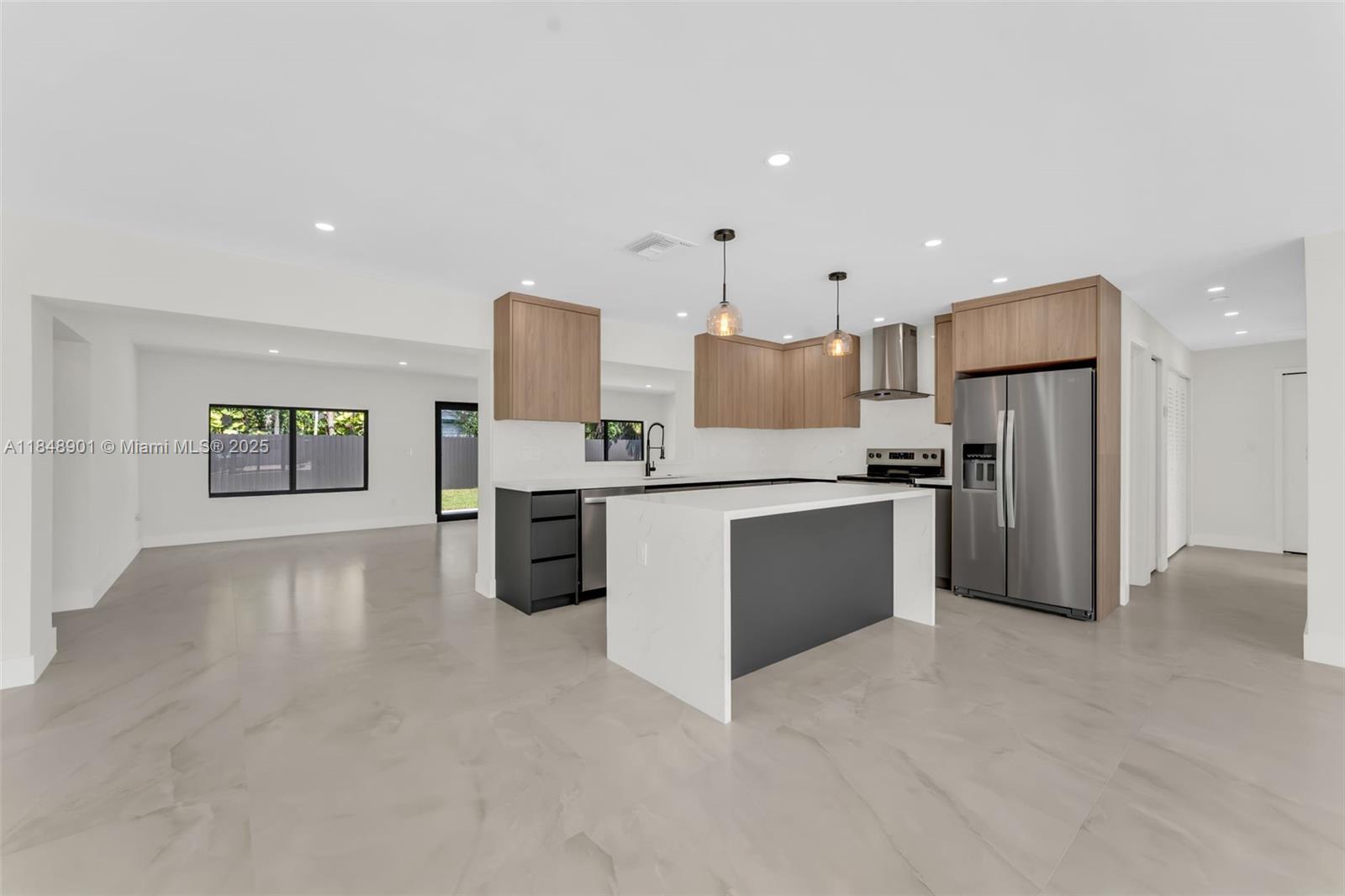 7993 W 18th Ln, Hialeah, FL, 33014/$920,000 3 7993 W 18th Ln