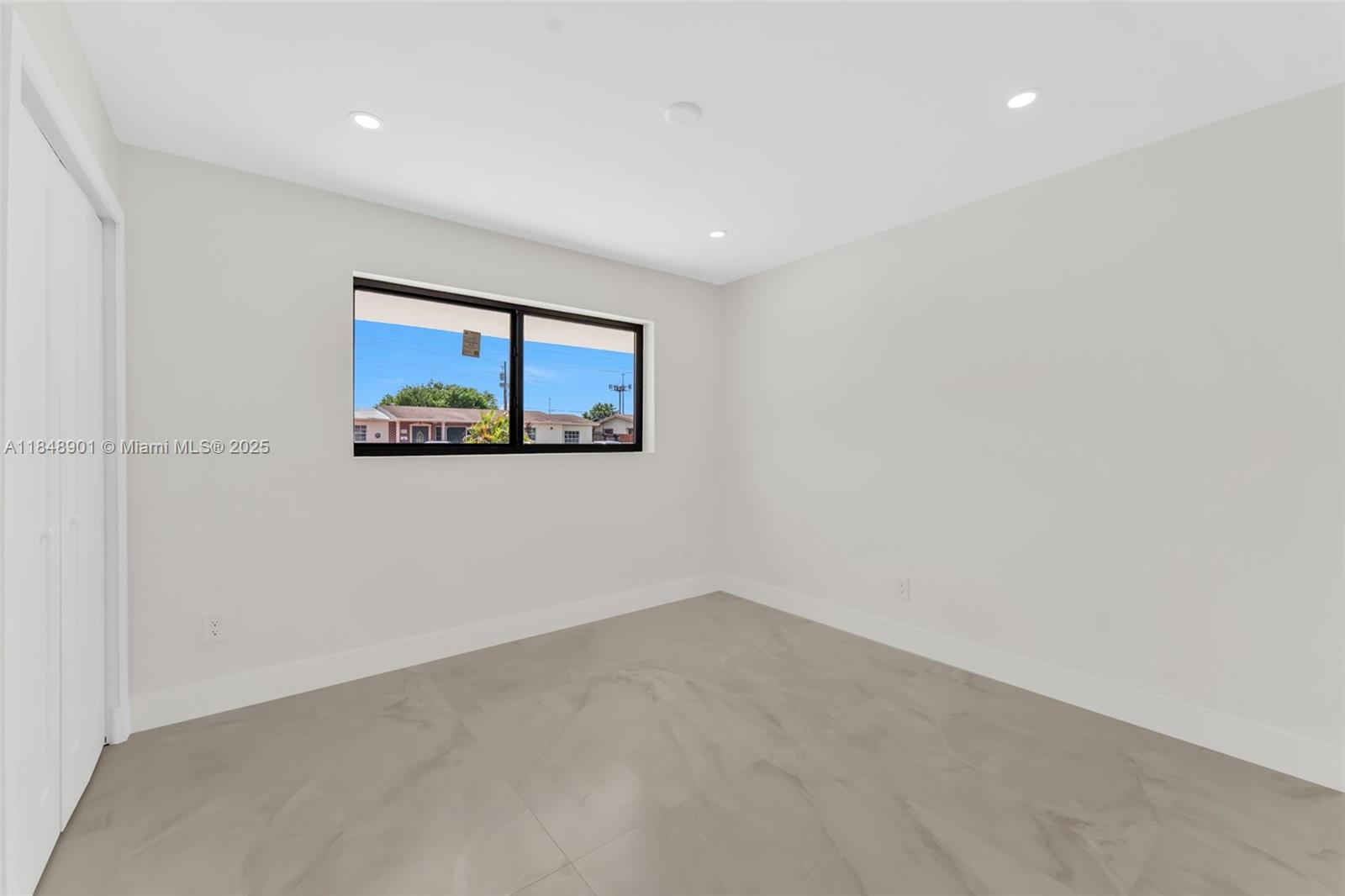 PALM SPRINGS LAKES 4TH AD - Residential