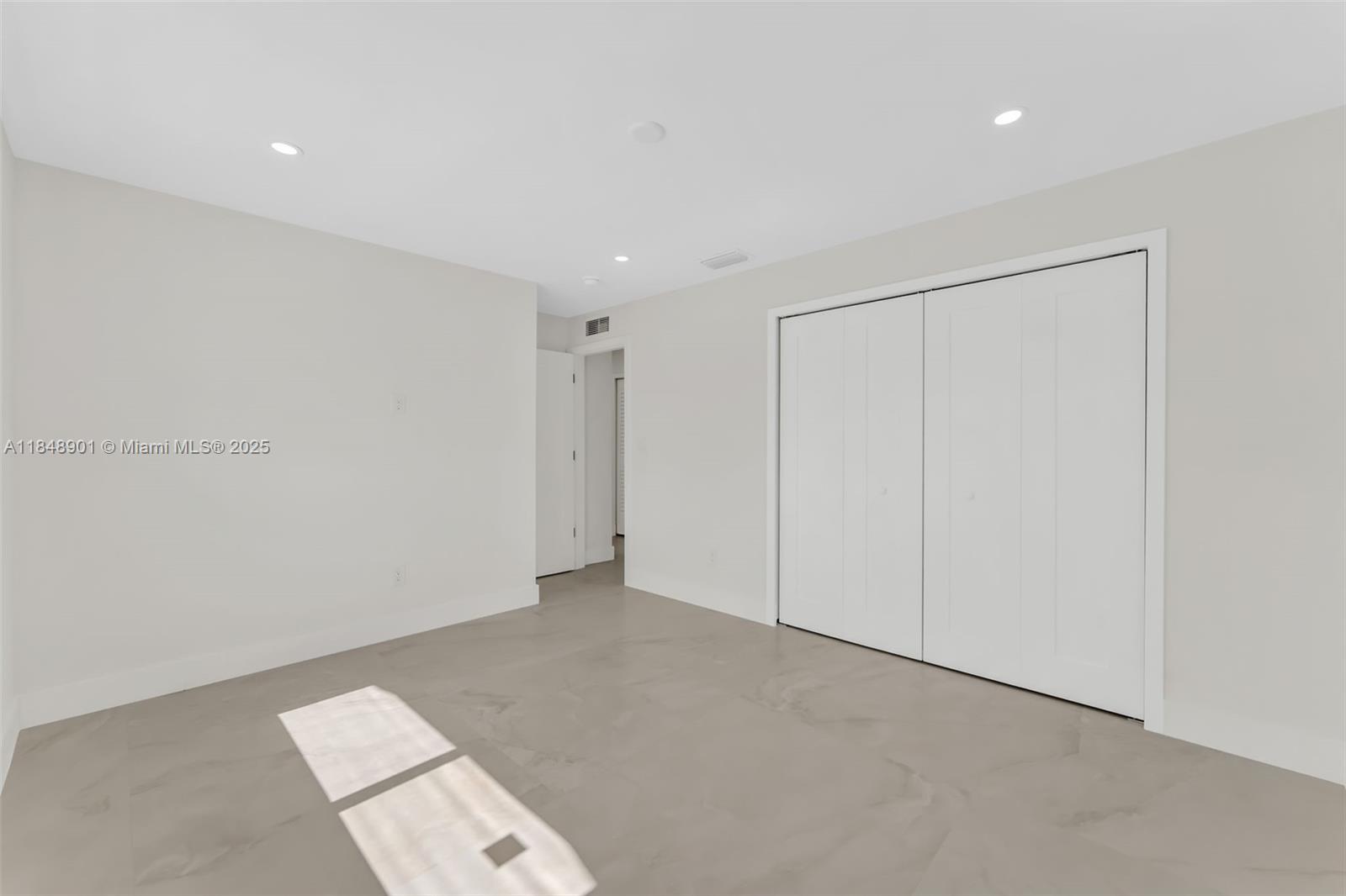 PALM SPRINGS LAKES 4TH AD - Residential