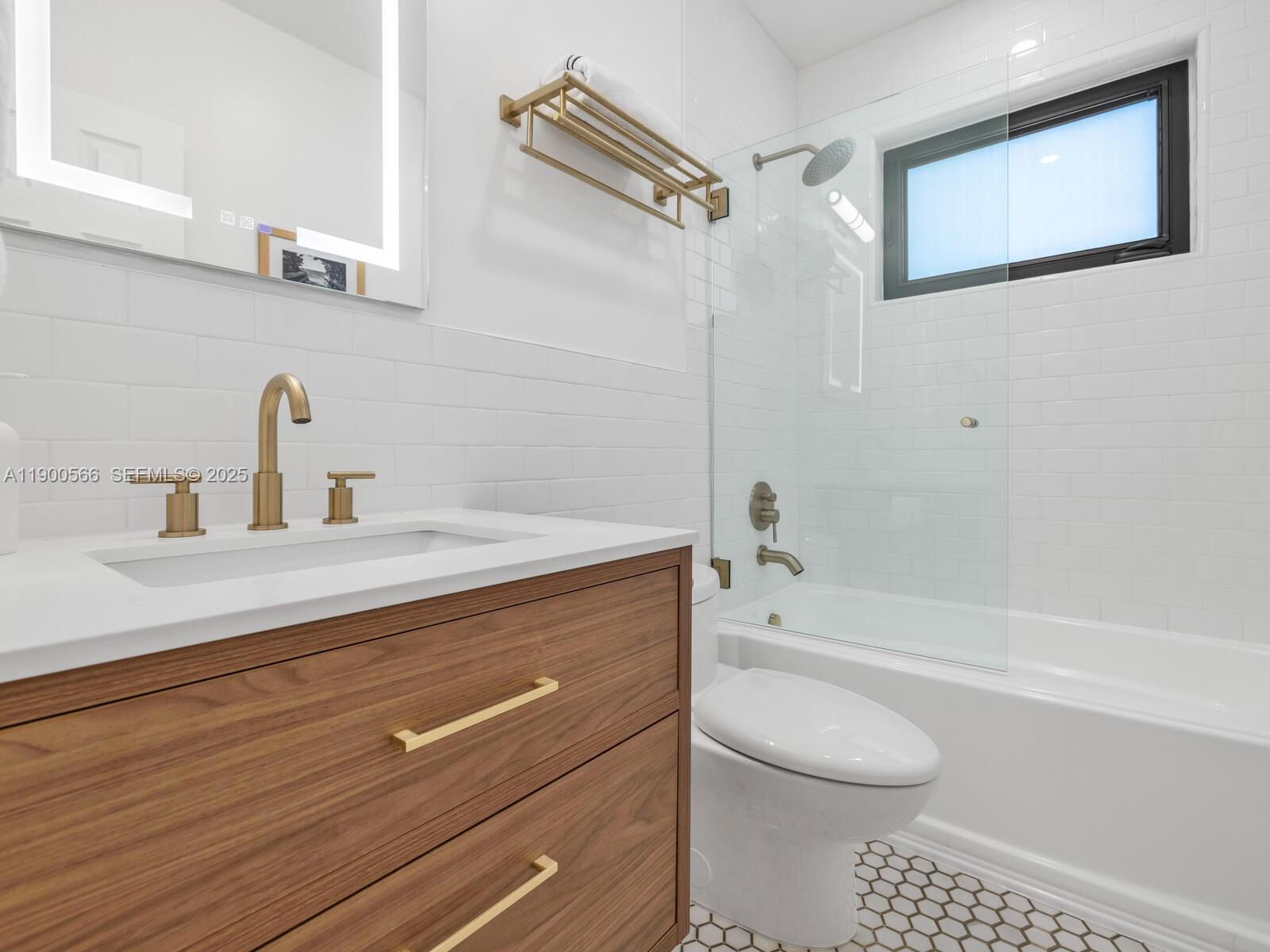 BISCAYNE PARK KINGS RESUB - Residential