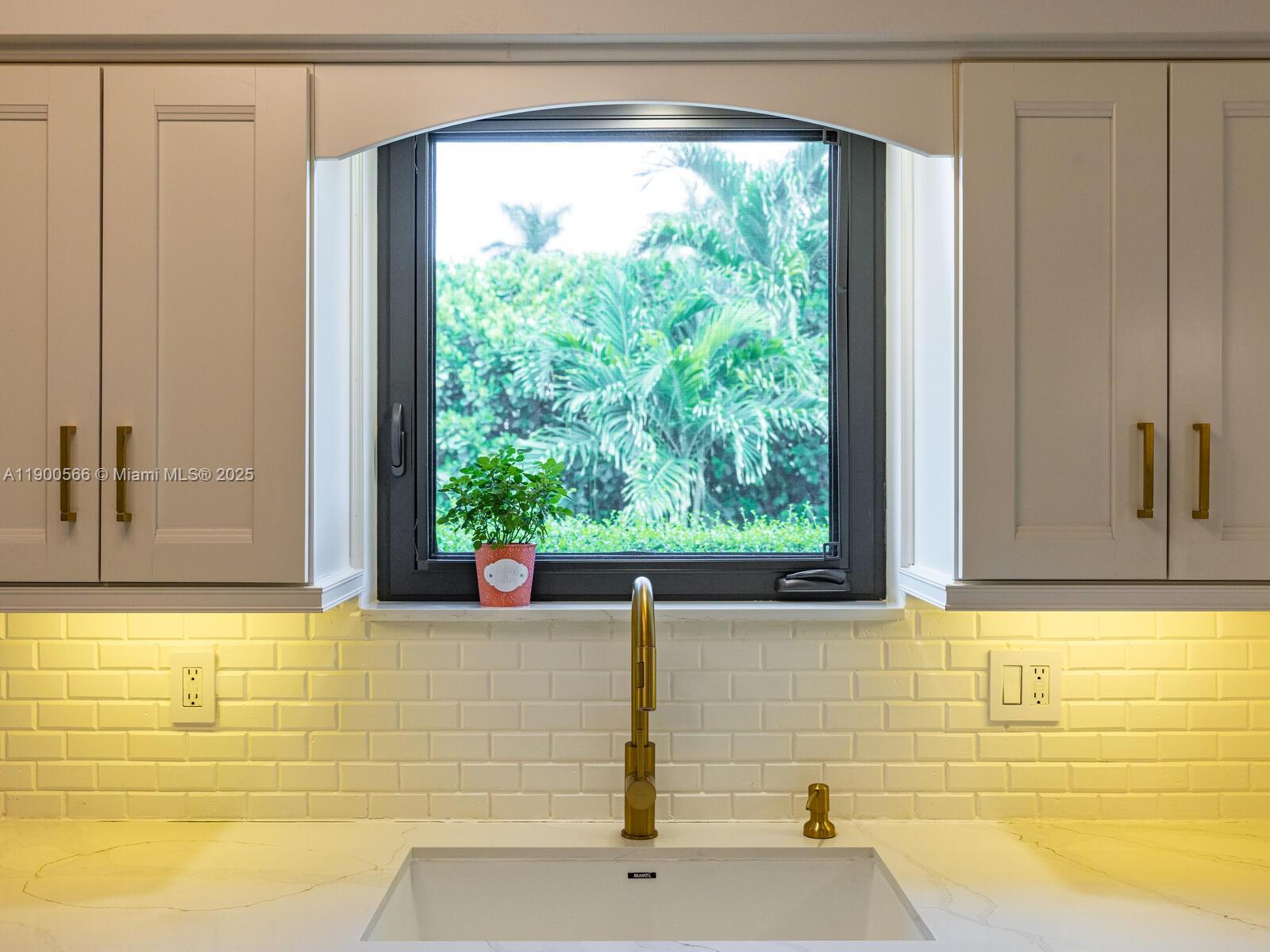 BISCAYNE PARK KINGS RESUB - Residential