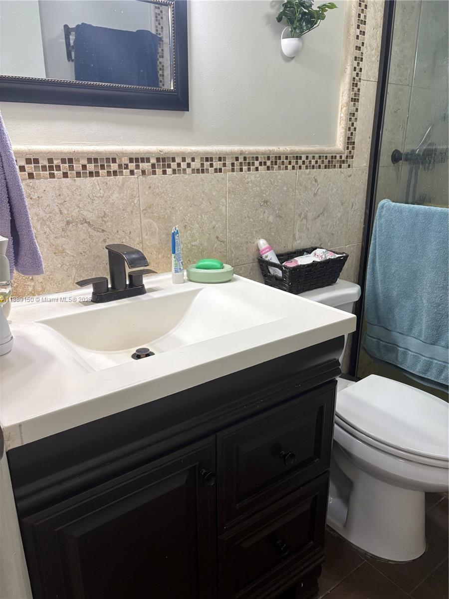KINGS CASTLE CONDO - Residential