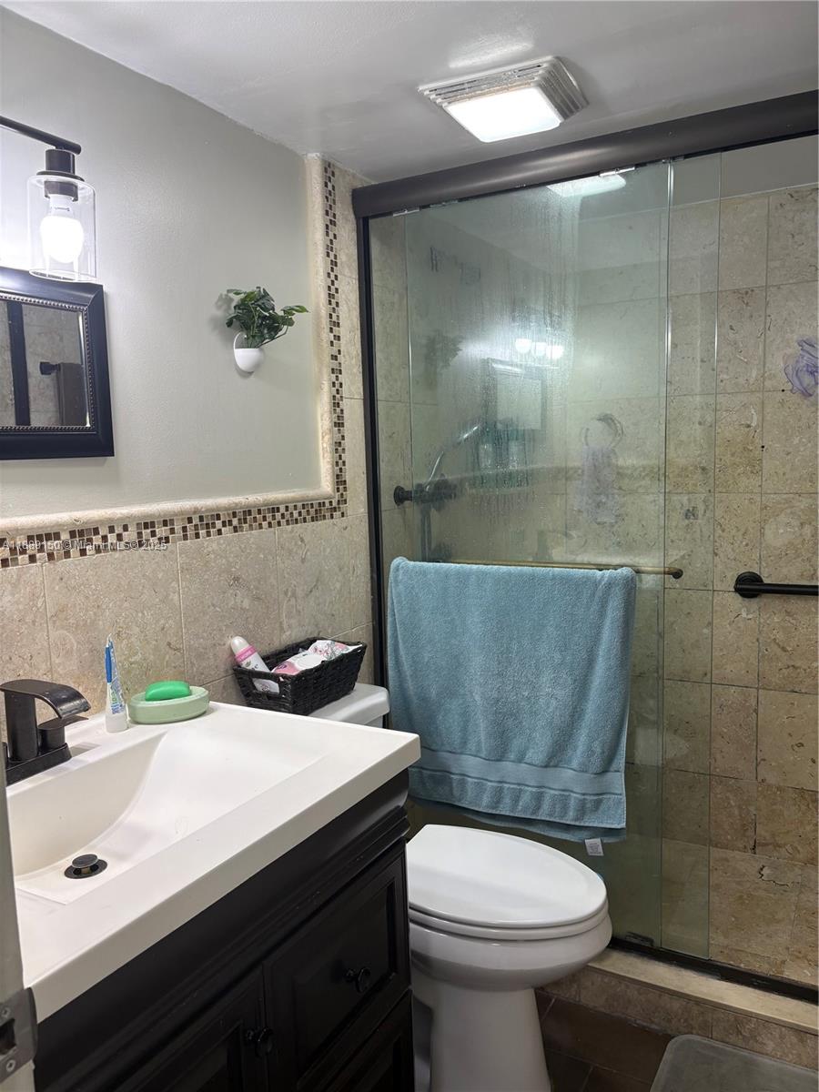 KINGS CASTLE CONDO - Residential