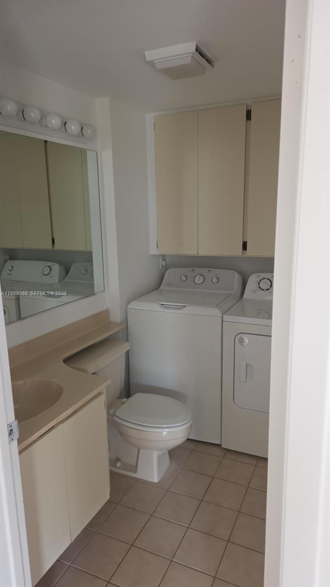 WATERSIDE LUXURY TOWNHOME - Residential Lease