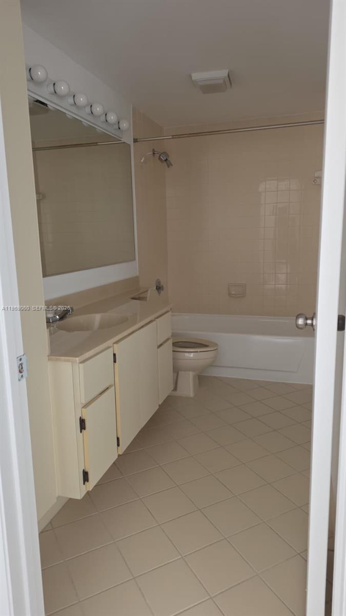 WATERSIDE LUXURY TOWNHOME - Residential Lease