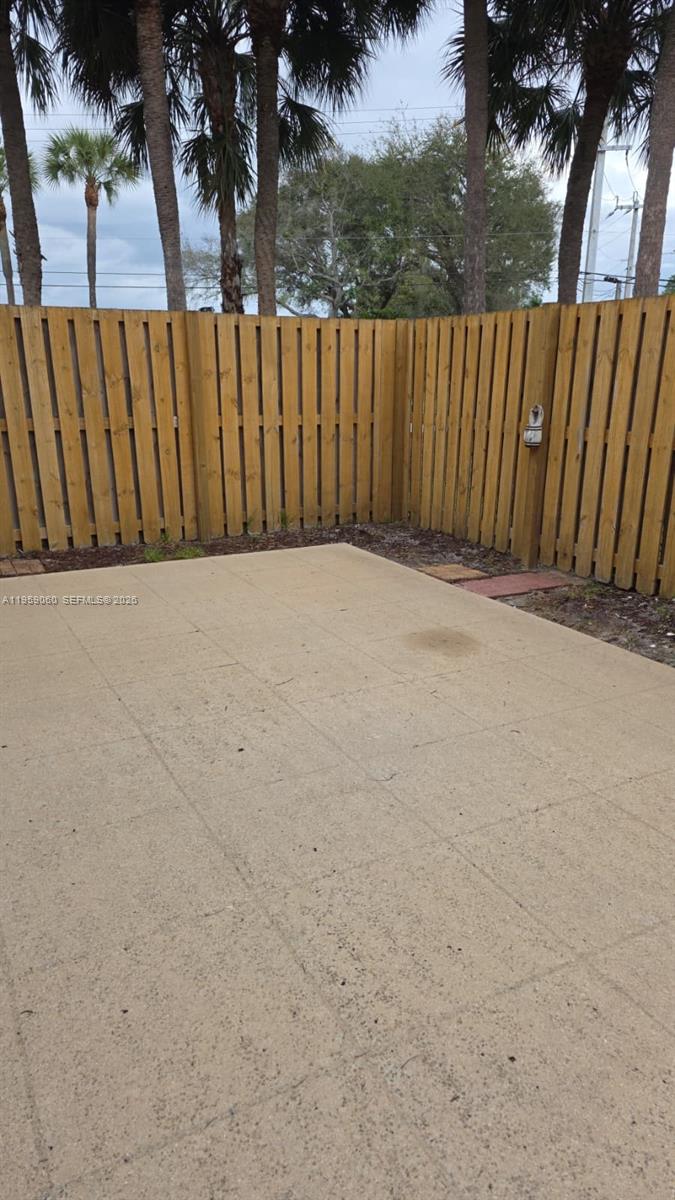 WATERSIDE LUXURY TOWNHOME - Residential Lease