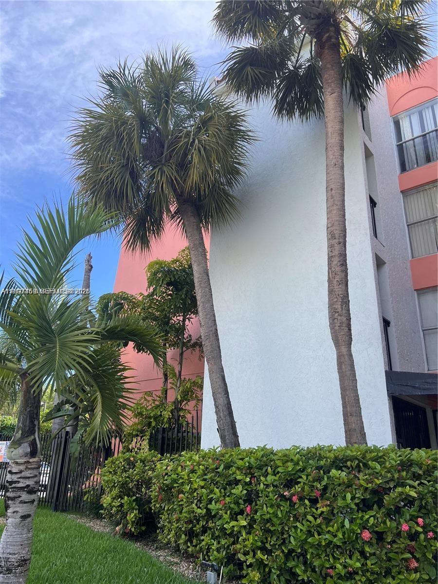 CORAL WAY GARDENS CONDO - Residential
