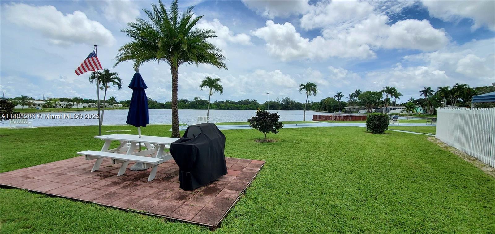 SHERIDAN LAKES CONDO APTS - Residential