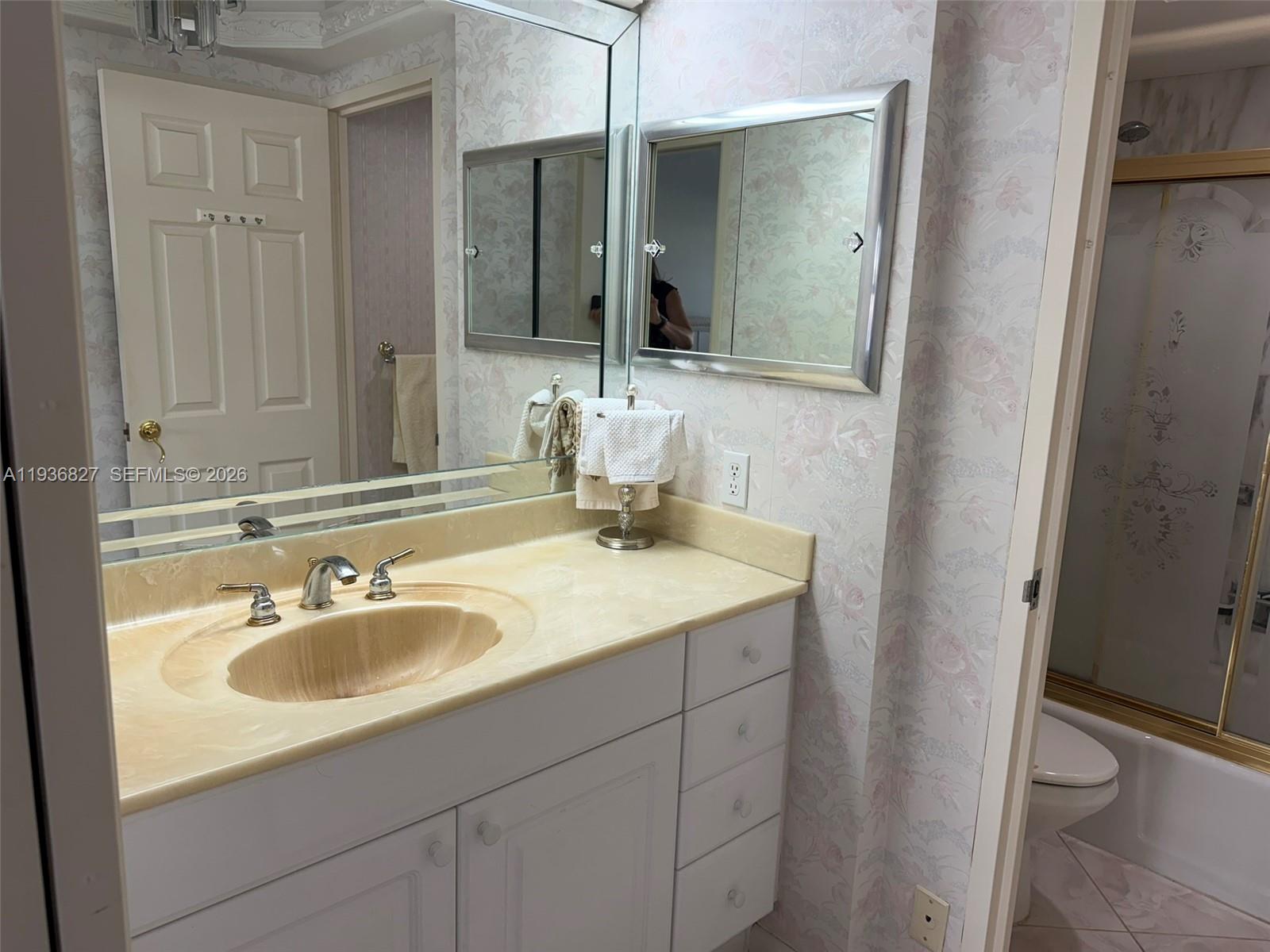 EVERGLADES HOUSE CONDO - Residential