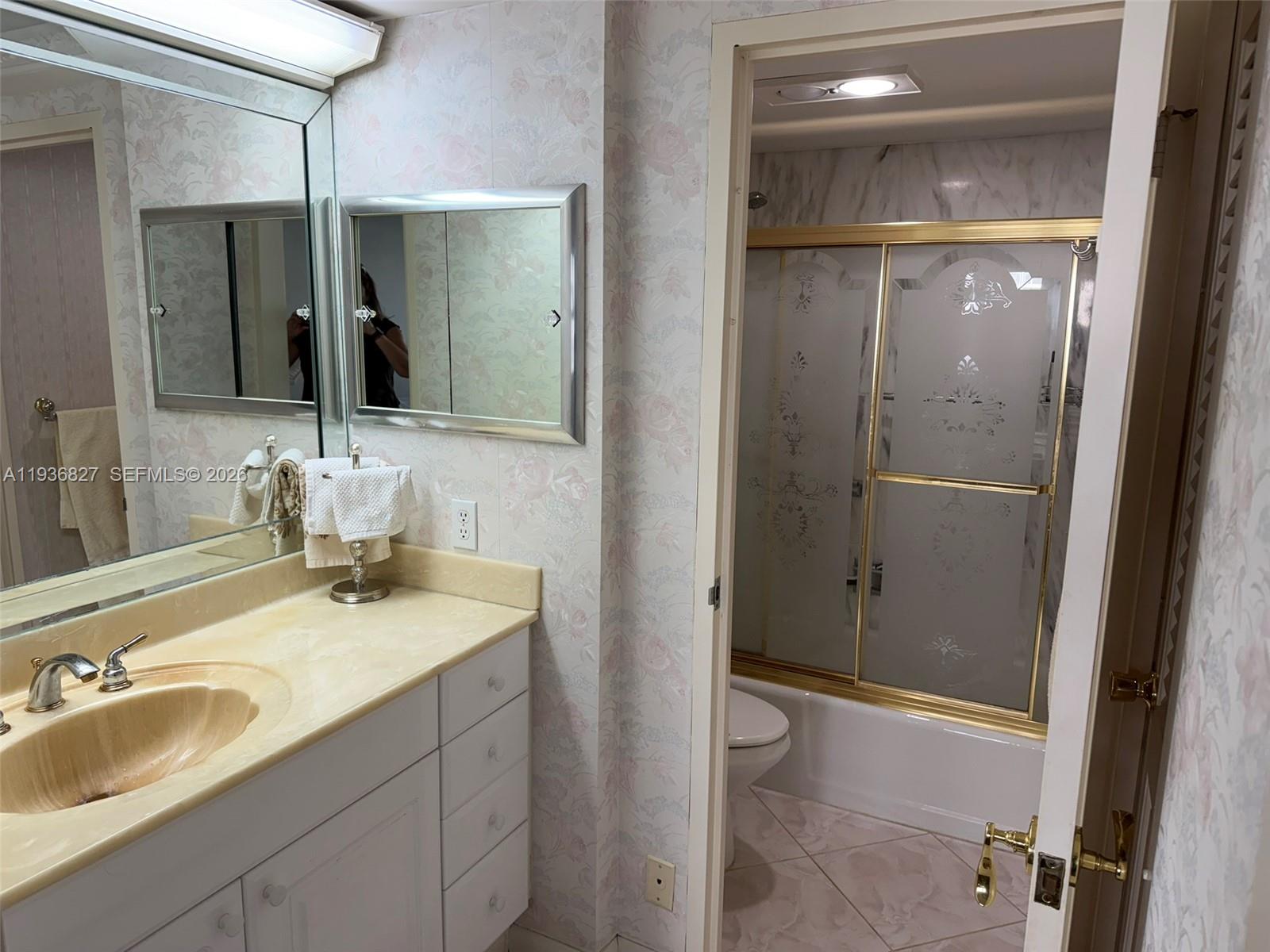 EVERGLADES HOUSE CONDO - Residential