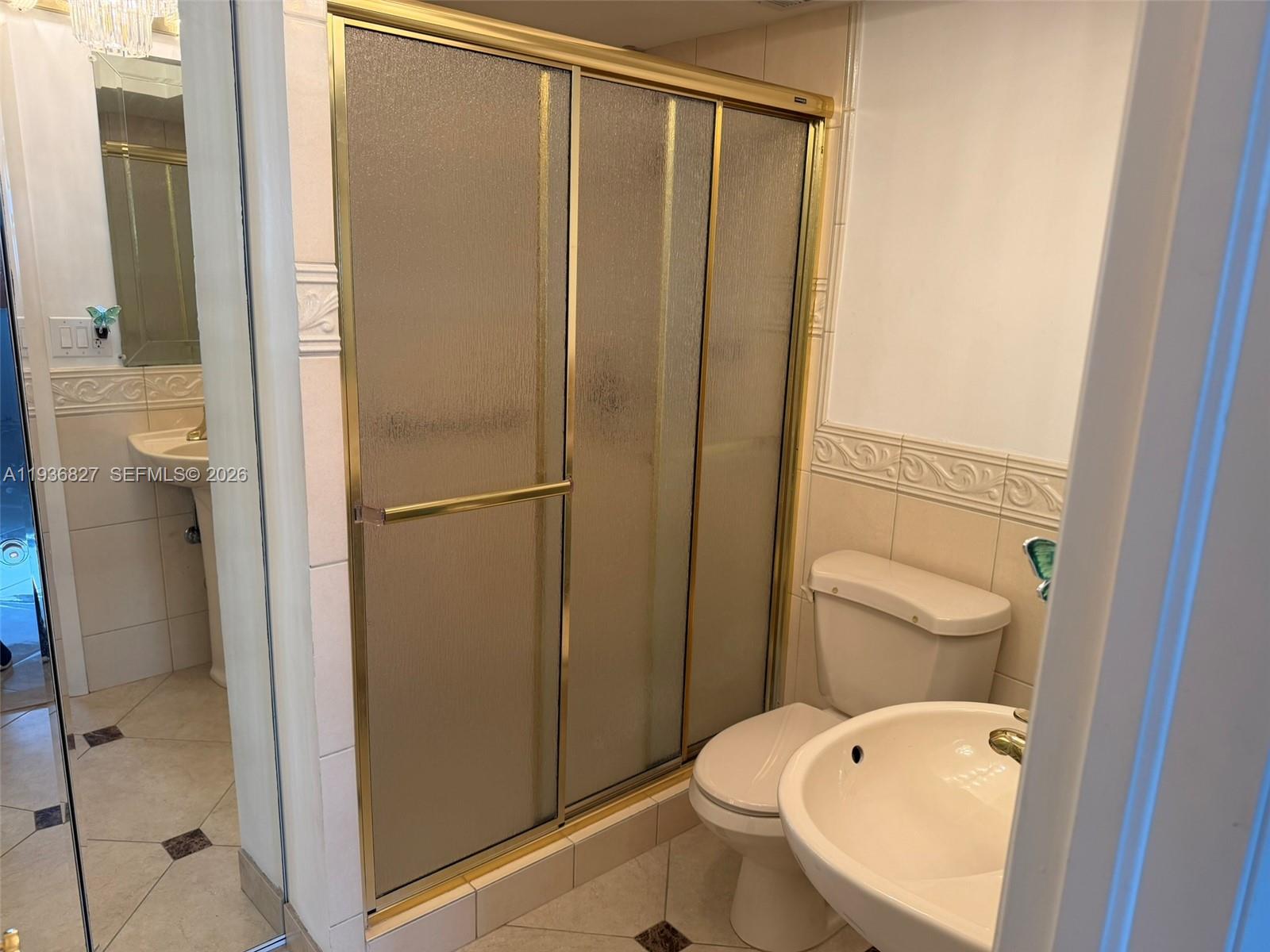 EVERGLADES HOUSE CONDO - Residential