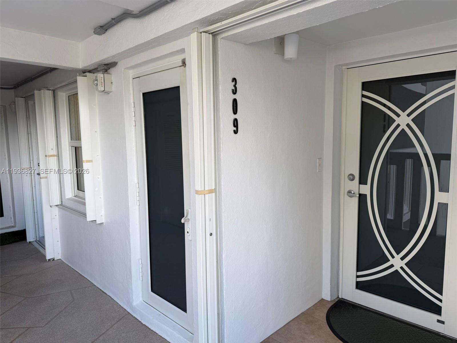 EVERGLADES HOUSE CONDO - Residential