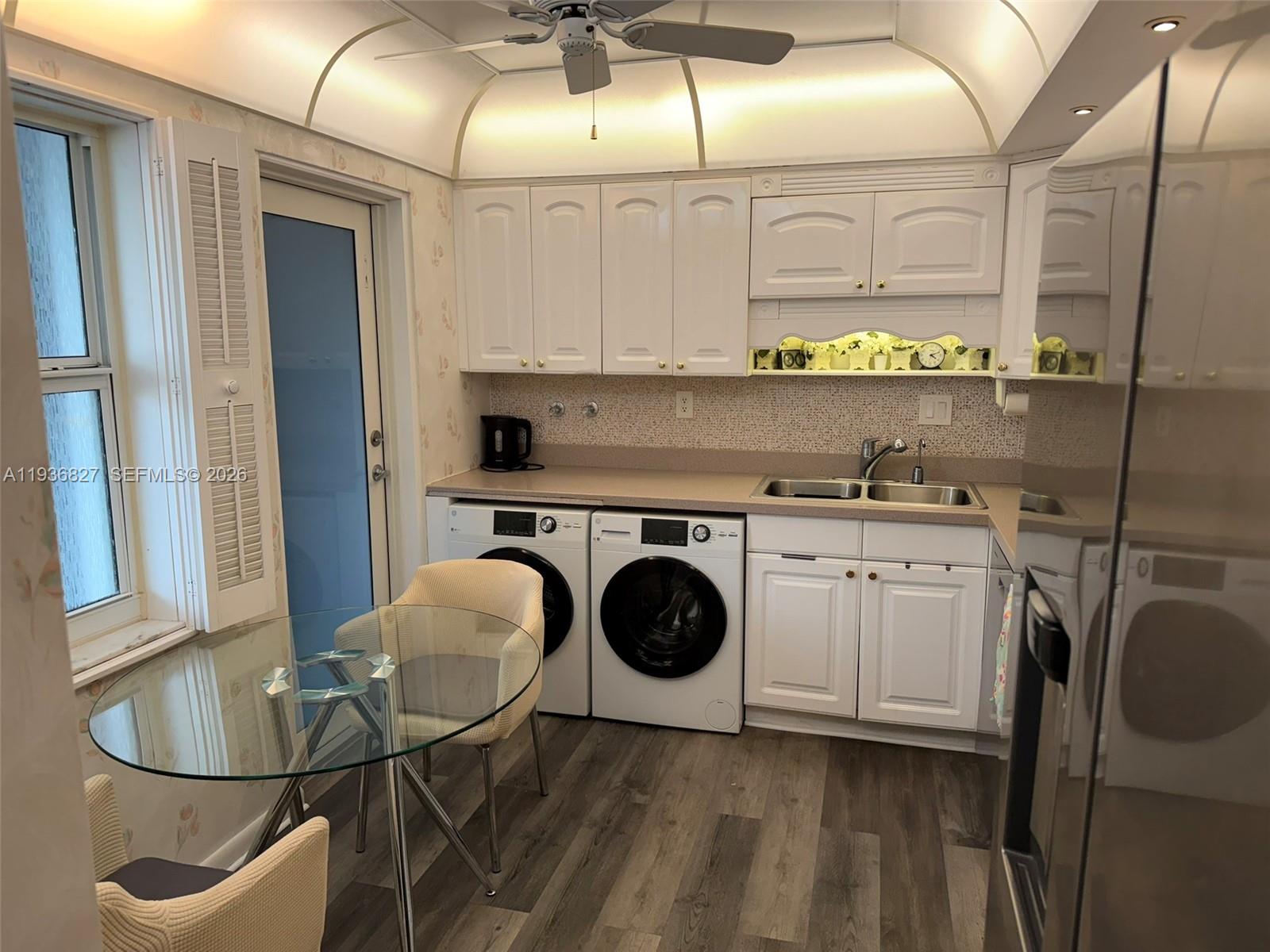 EVERGLADES HOUSE CONDO - Residential