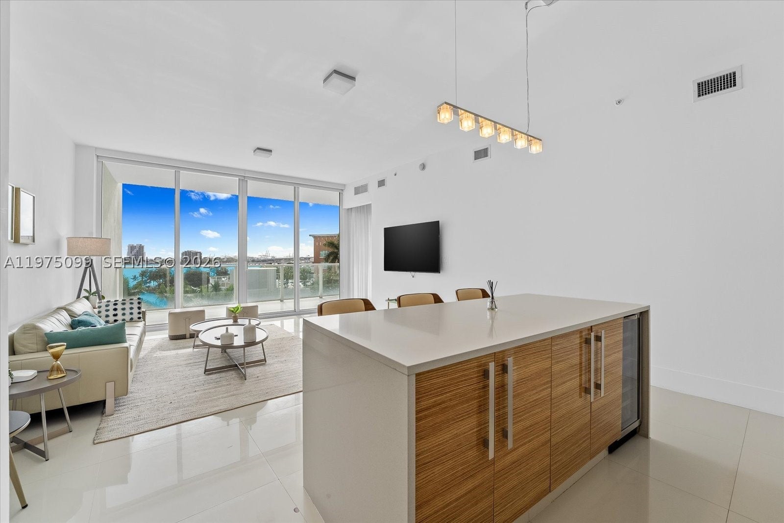 2020 N Bayshore Dr 605