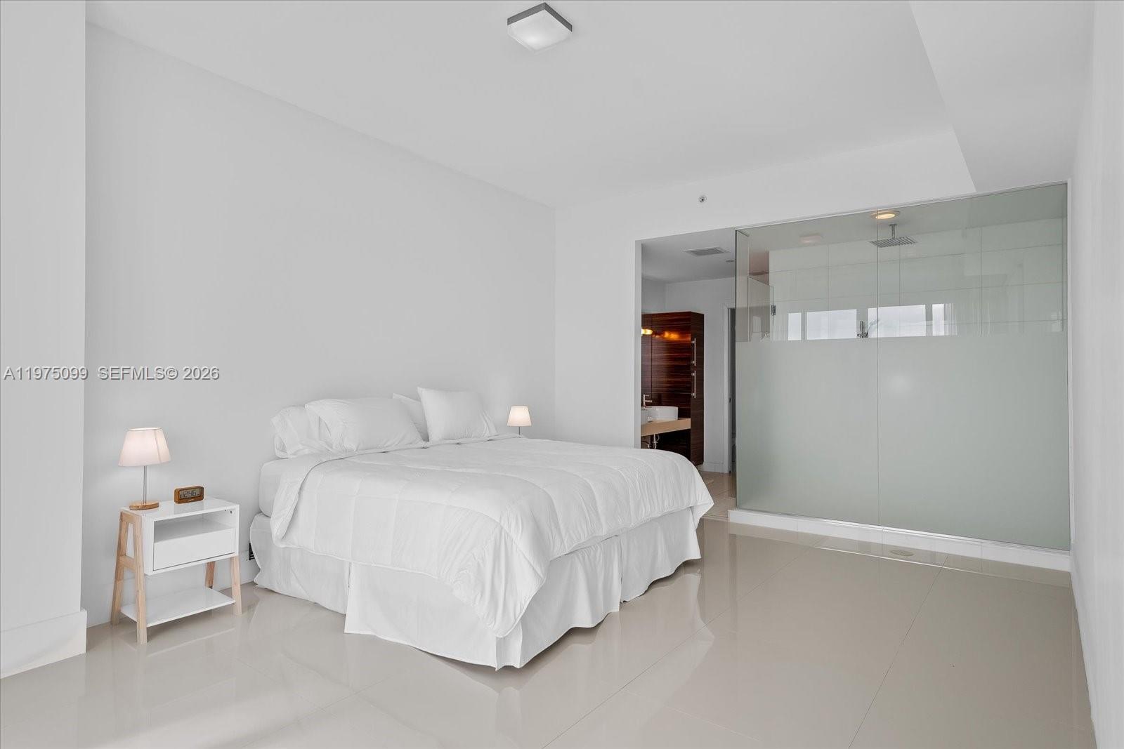 PARAMOUNT BAY CONDO - Residential Lease