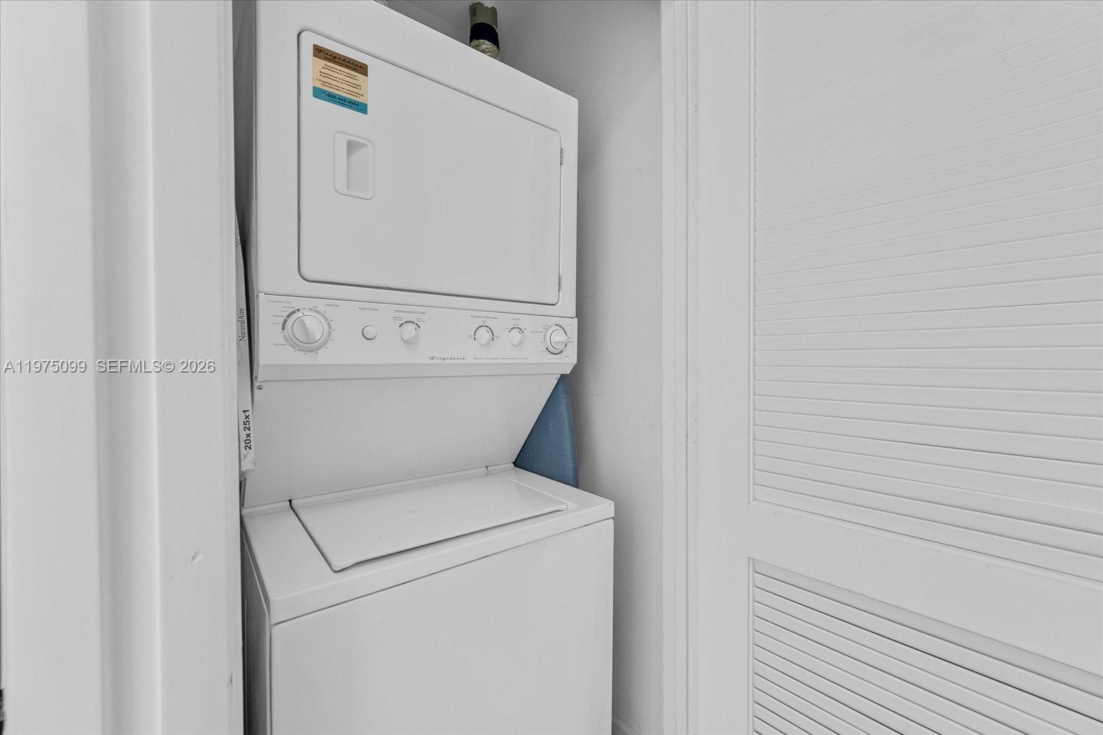 PARAMOUNT BAY CONDO - Residential Lease