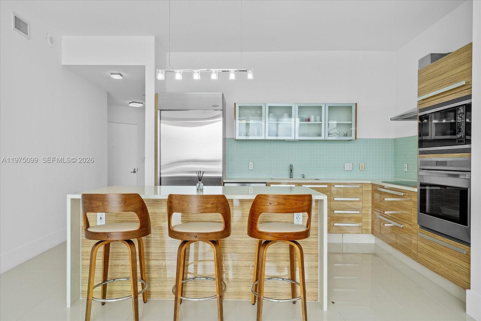 PARAMOUNT BAY CONDO - Residential Lease