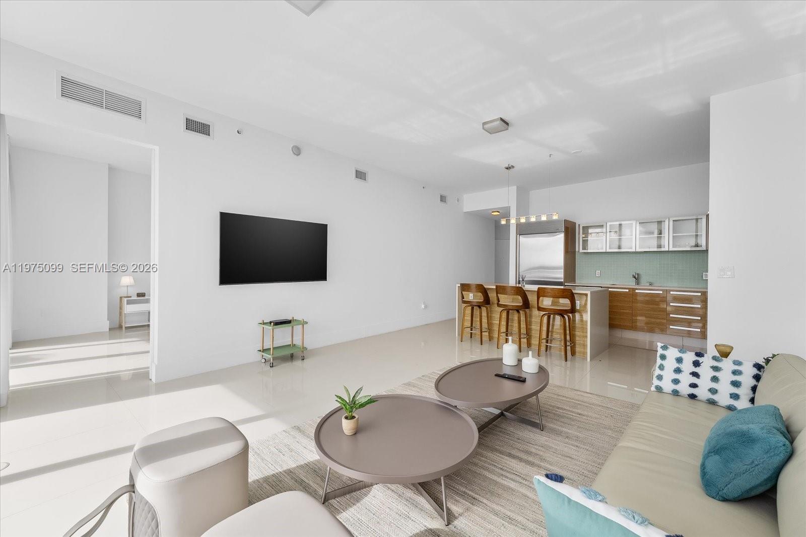 PARAMOUNT BAY CONDO - Residential Lease